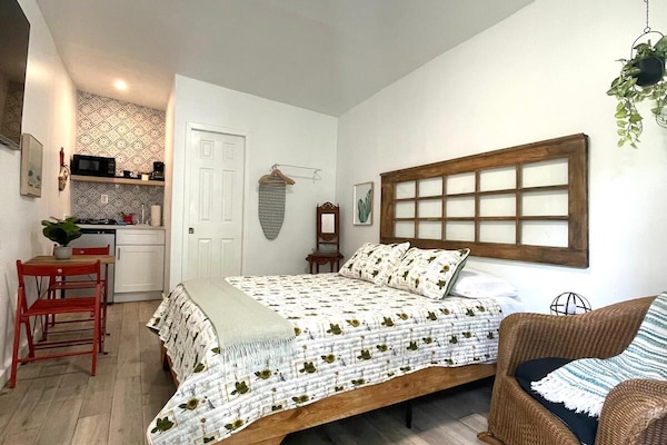 Desk, iron/ironing board, free WiFi, bed sheets