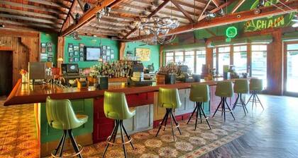 Studio in Little Havana w/ Parking