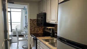 Unclassified image, 4 of 11, button - 10th floor Oceanfront Condo Rooftop Pool & Hot Tub (Myrtle Beach)