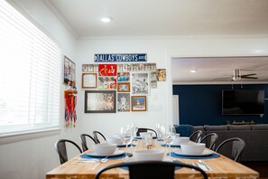 Dining - Perfect for Families & Groups (Cedar Hill)
