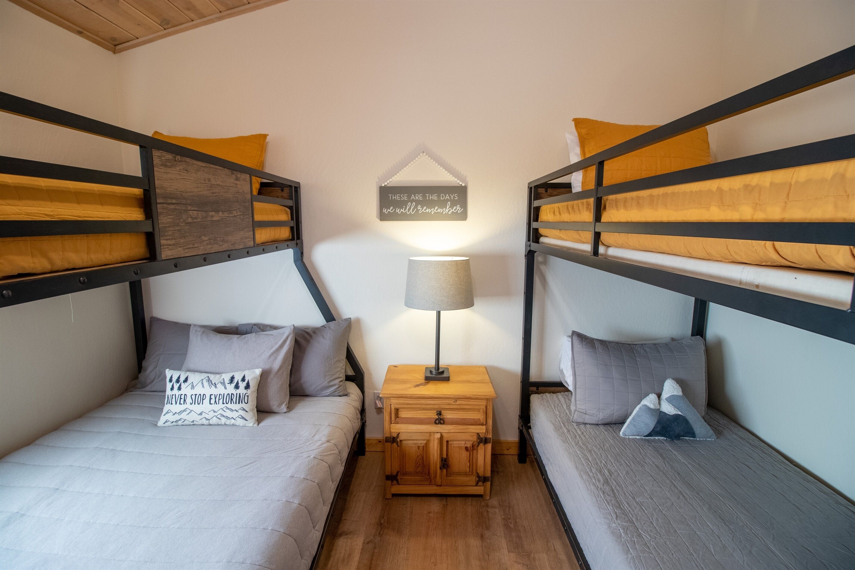 Spacious Cabin, Family Friendly, Hot Tub