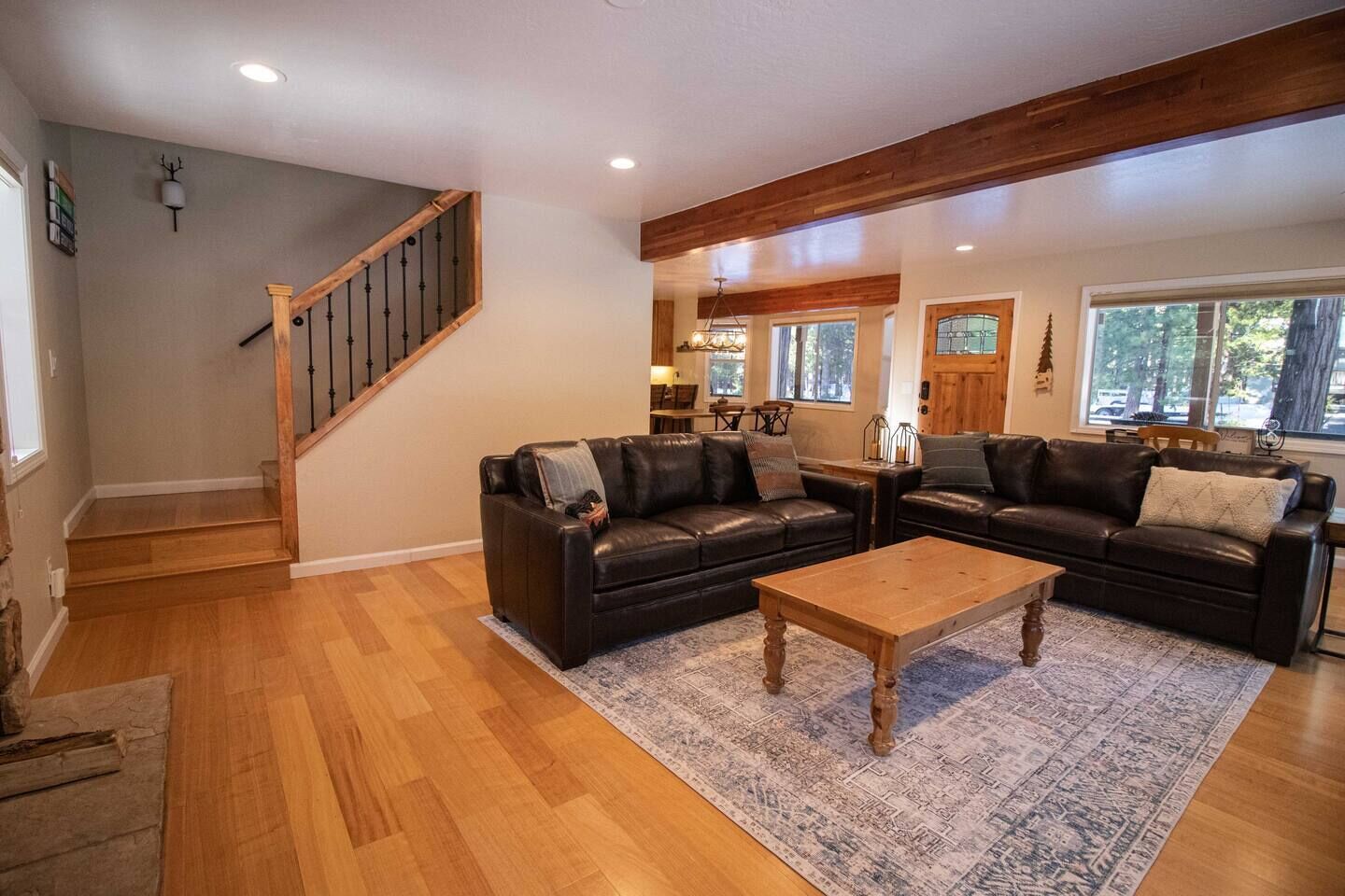 Spacious Cabin, Family Friendly, Hot Tub