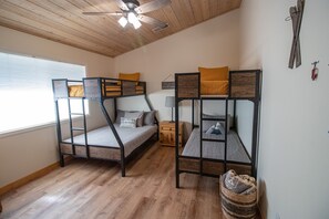 4 bedrooms, desk, iron/ironing board, travel cot