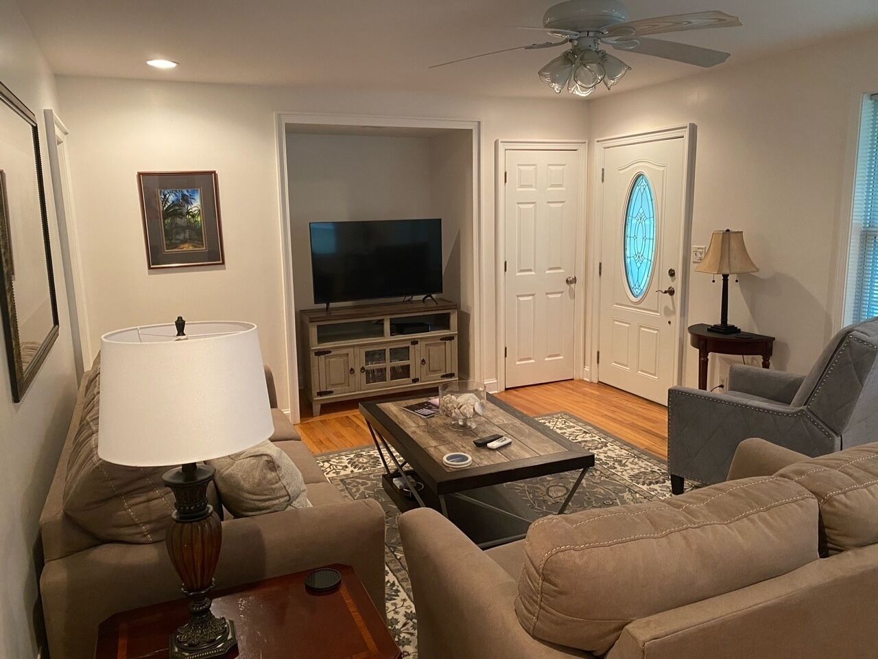 SPACIOUS & NEWLY UPDATED 2 BR 2 BA cottage, walkable to St. Marys waterfront