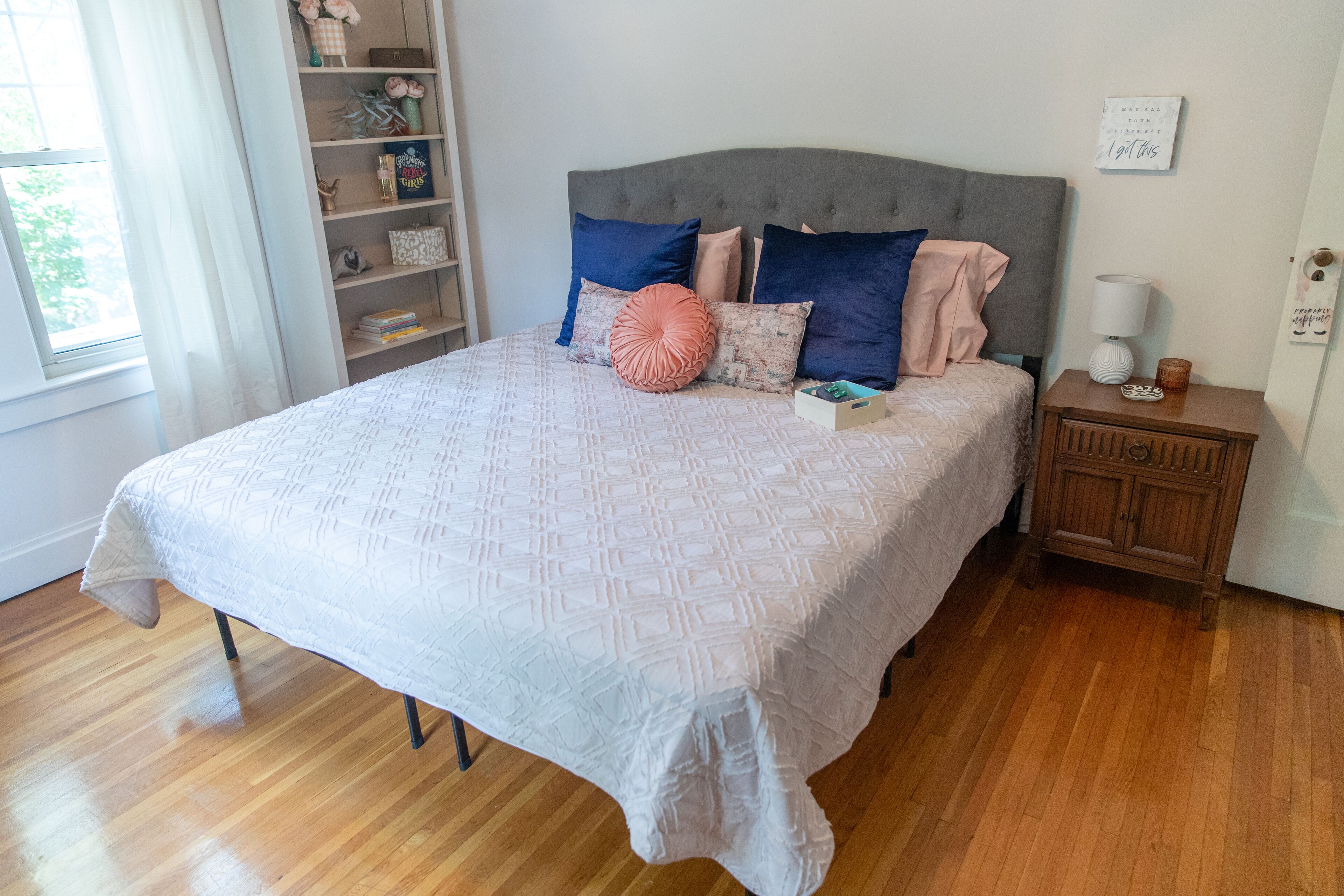 Historic 5bd House w/ Sunroom & 2 Fireplaces