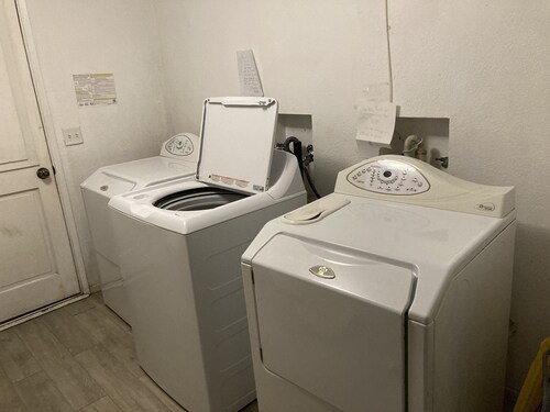 2.5 hours to Disneyland and Ski Resorts. We do catering for parties 45 people 4h