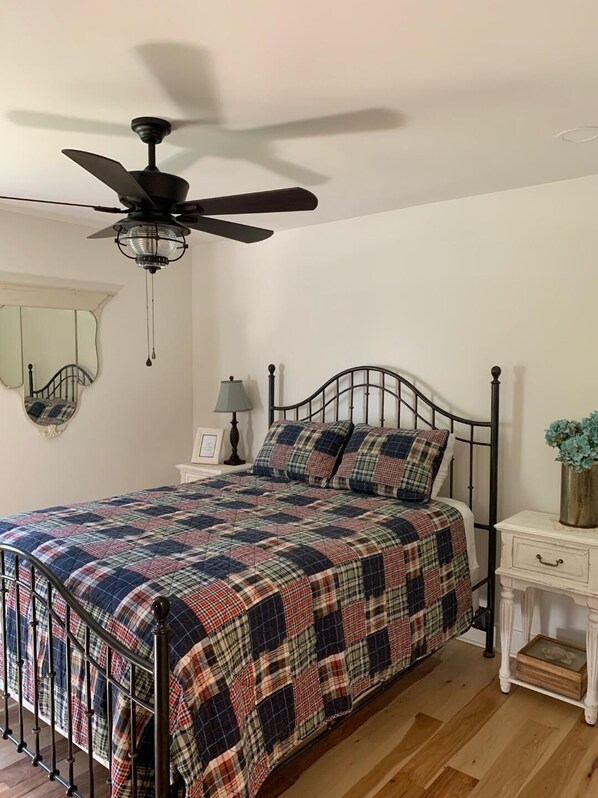 2 bedrooms, desk, iron/ironing board, free WiFi