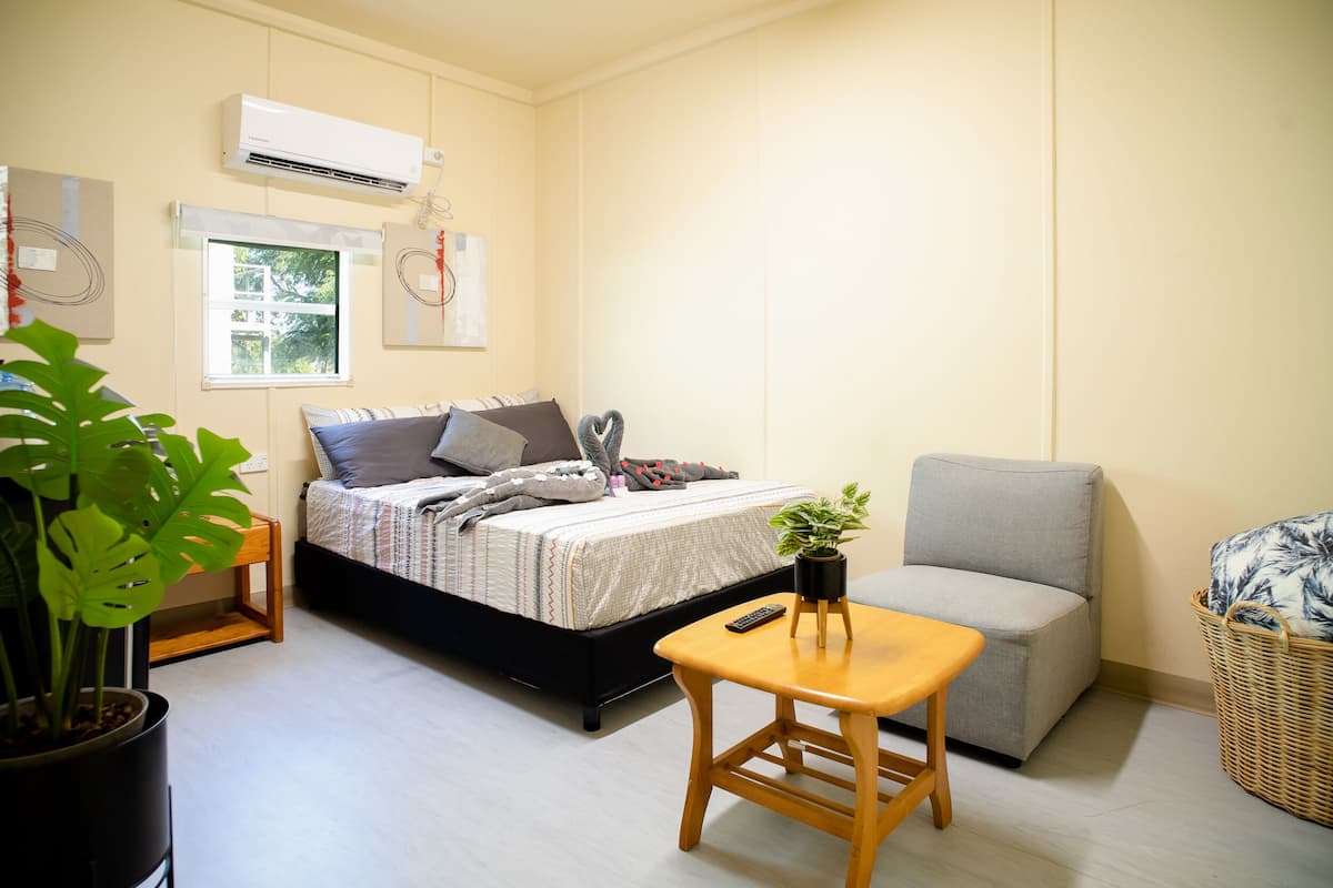 1 bedroom, frette italian sheets, premium bedding, minibar