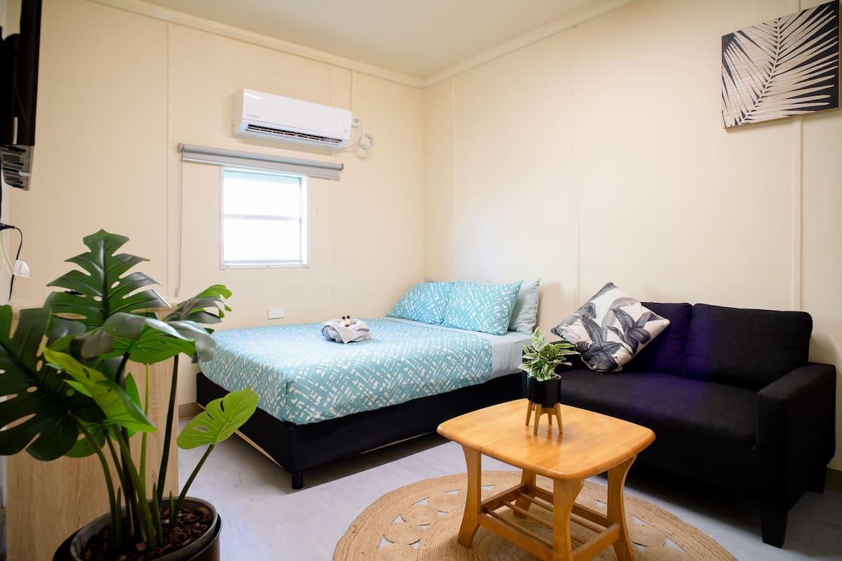 1 bedroom, frette italian sheets, premium bedding, minibar