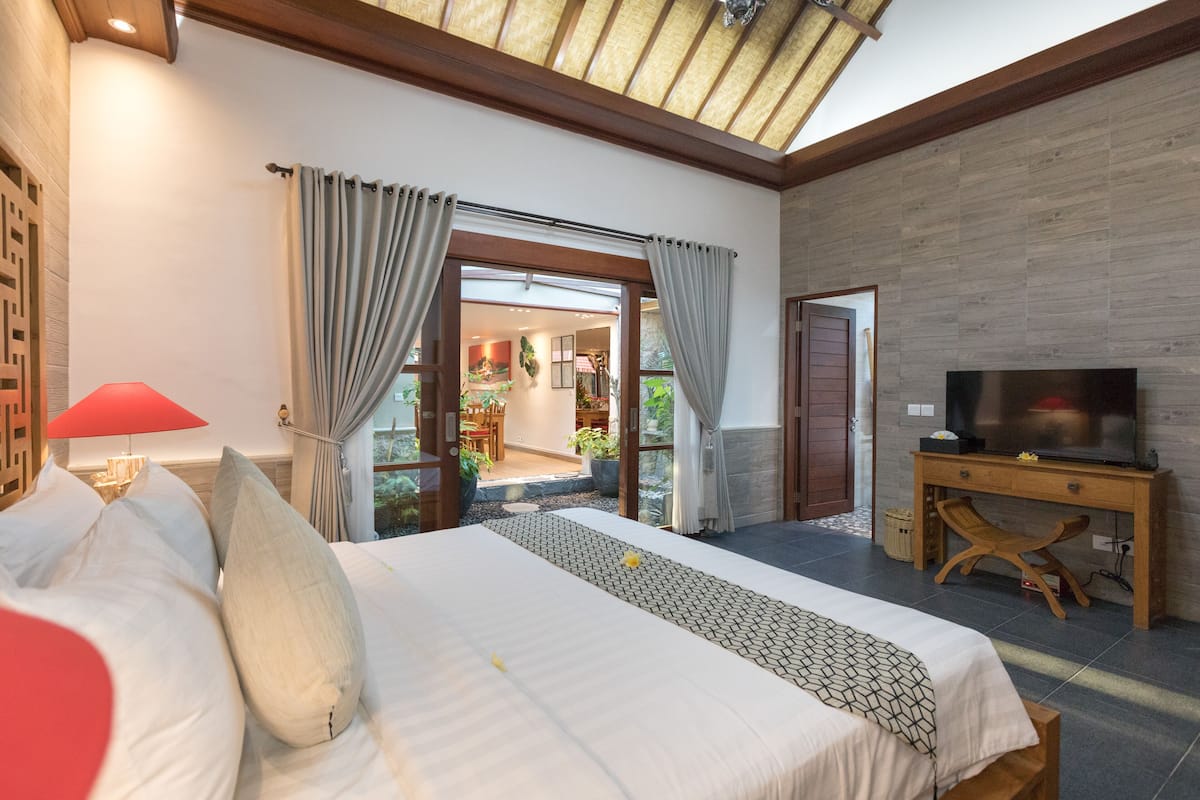 Vila Mewah, 4 kamar tidur, pemandangan kolam renang | Wi-Fi gratis dan seprai linen