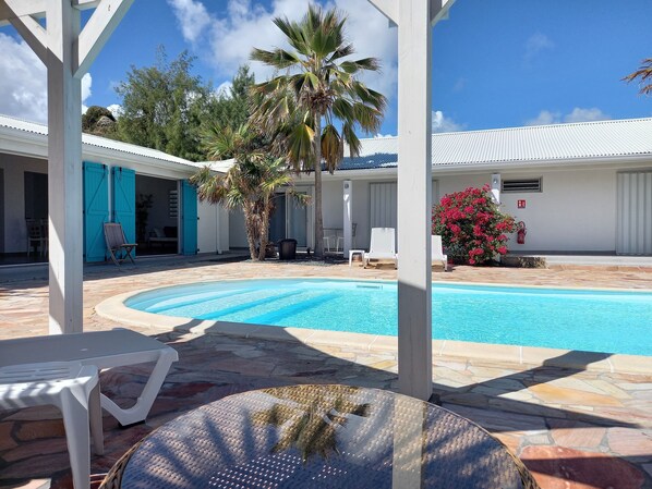 Outdoor pool - Charming OCEANE studio T1 in guest house with sea view (Collectivity of Saint Martin)