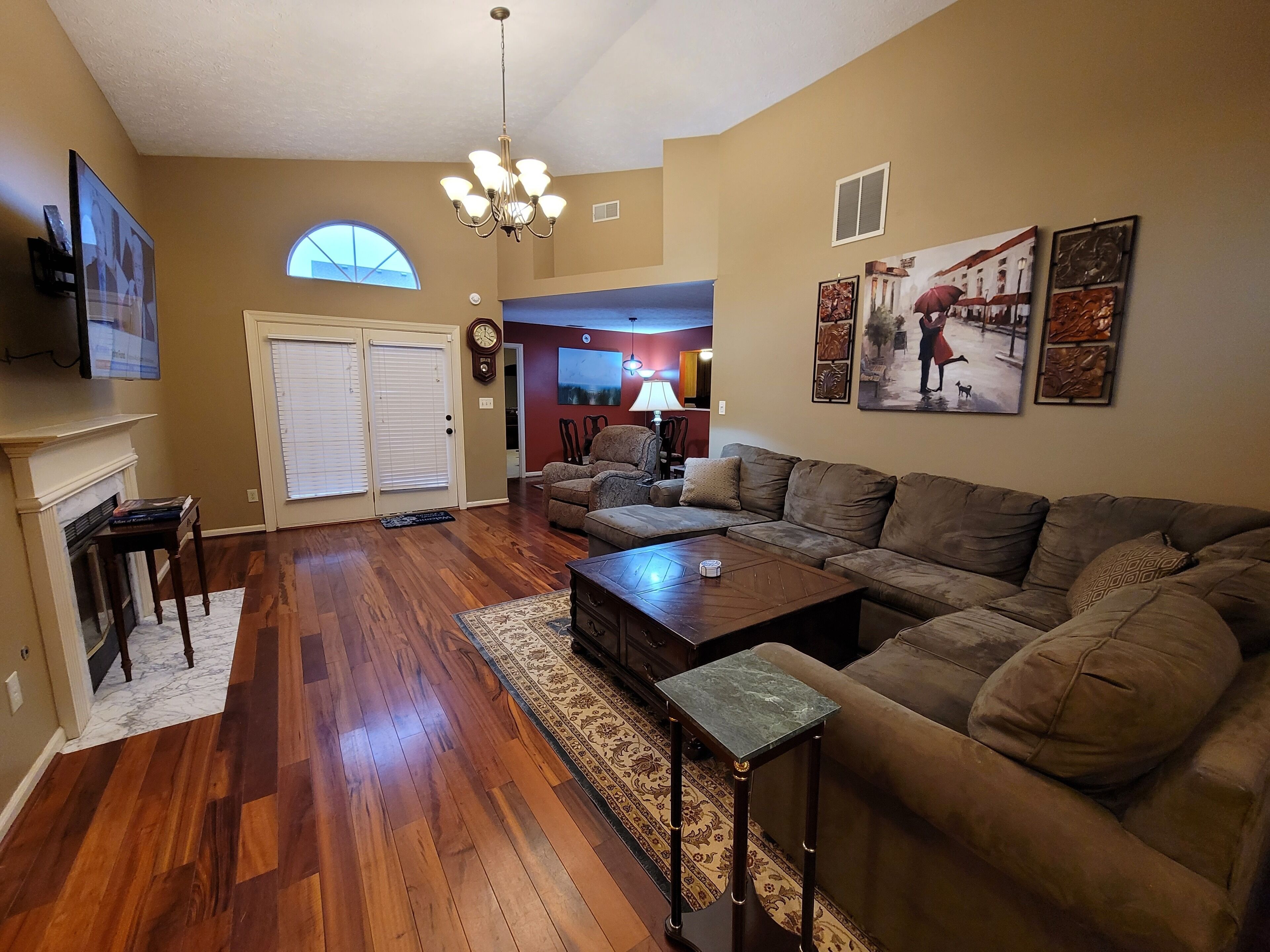 Family Friendly 3 BR w/ King Bed and Jacuzzi tub