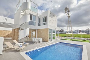 Piscine extérieure