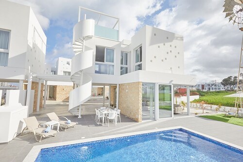 Protaras Vie Bleu Villa VB15 -  a villa that sleeps 7 guests  in 3 bedrooms