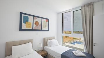 3 bedrooms, in-room safe, iron/ironing board, WiFi (free)