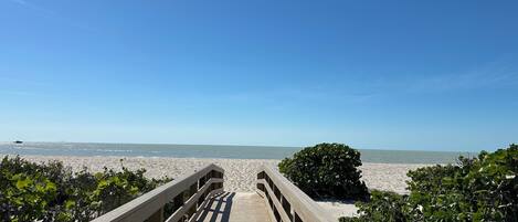 ビーチ、サンラウンジャー、ビーチタオル