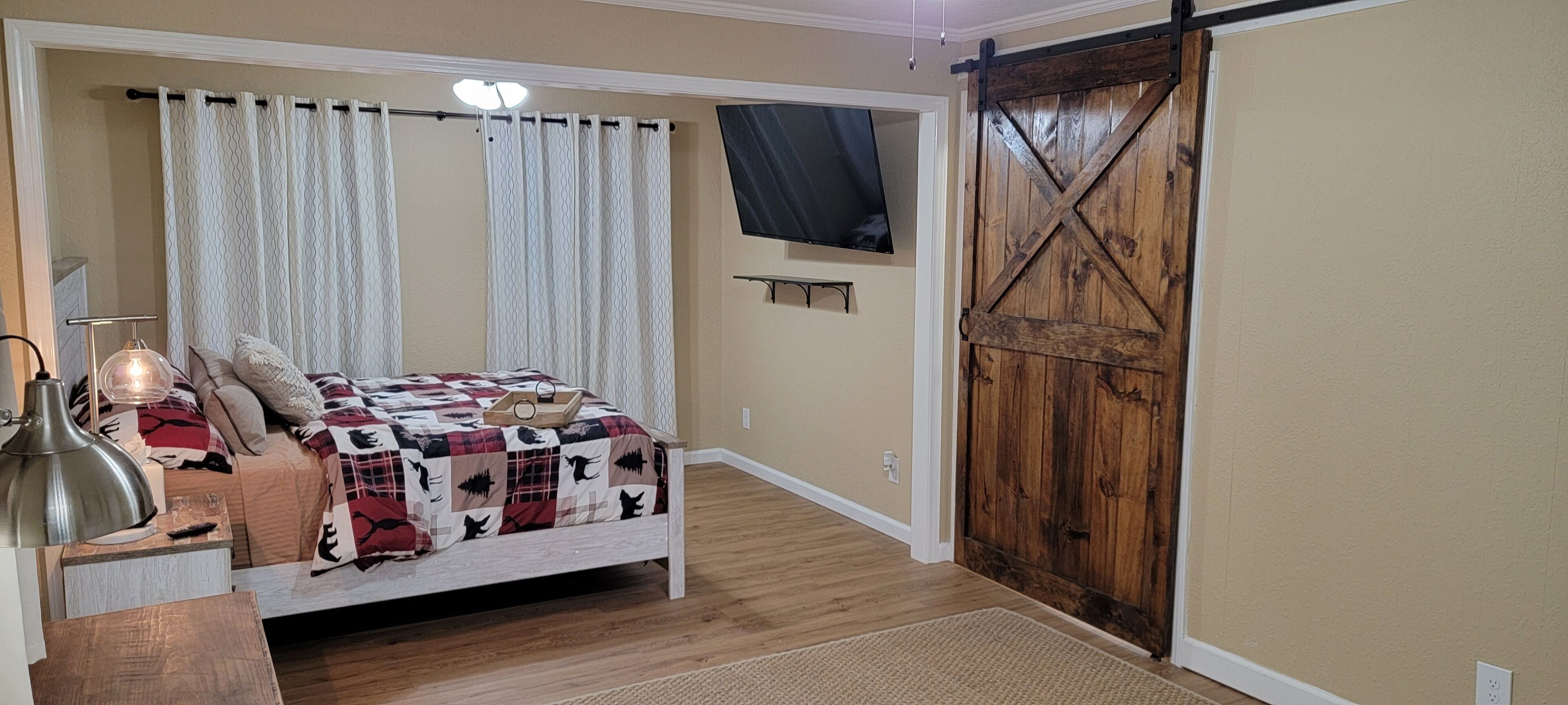 Clean and Cozy House on Aska Adventure Trail.