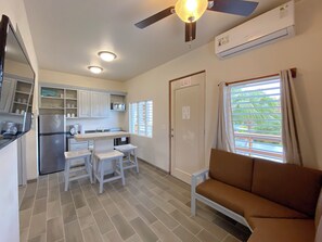 2 間臥室、客房內保險箱、獨特裝潢、布置獨特