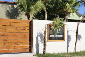 Entrada de la propiedad