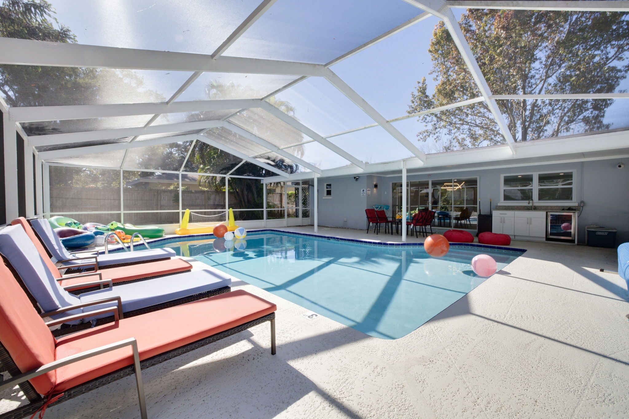 Forever Friday - Family Friendly 3/2,  Heated POOL 🥂🍾