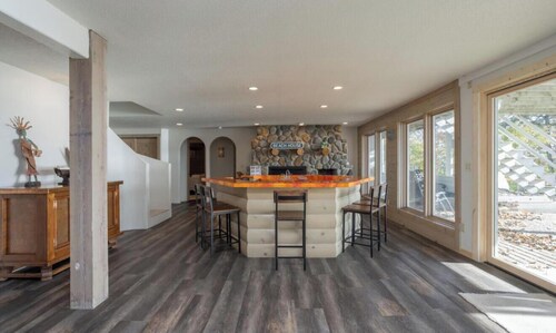 Pelican Lake Beautiful 5 bedroom