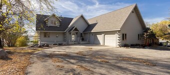 Pelican Lake Beautiful 5 bedroom