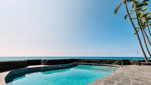 Studio, 1 Queen Bed with Sofa bed | Pool