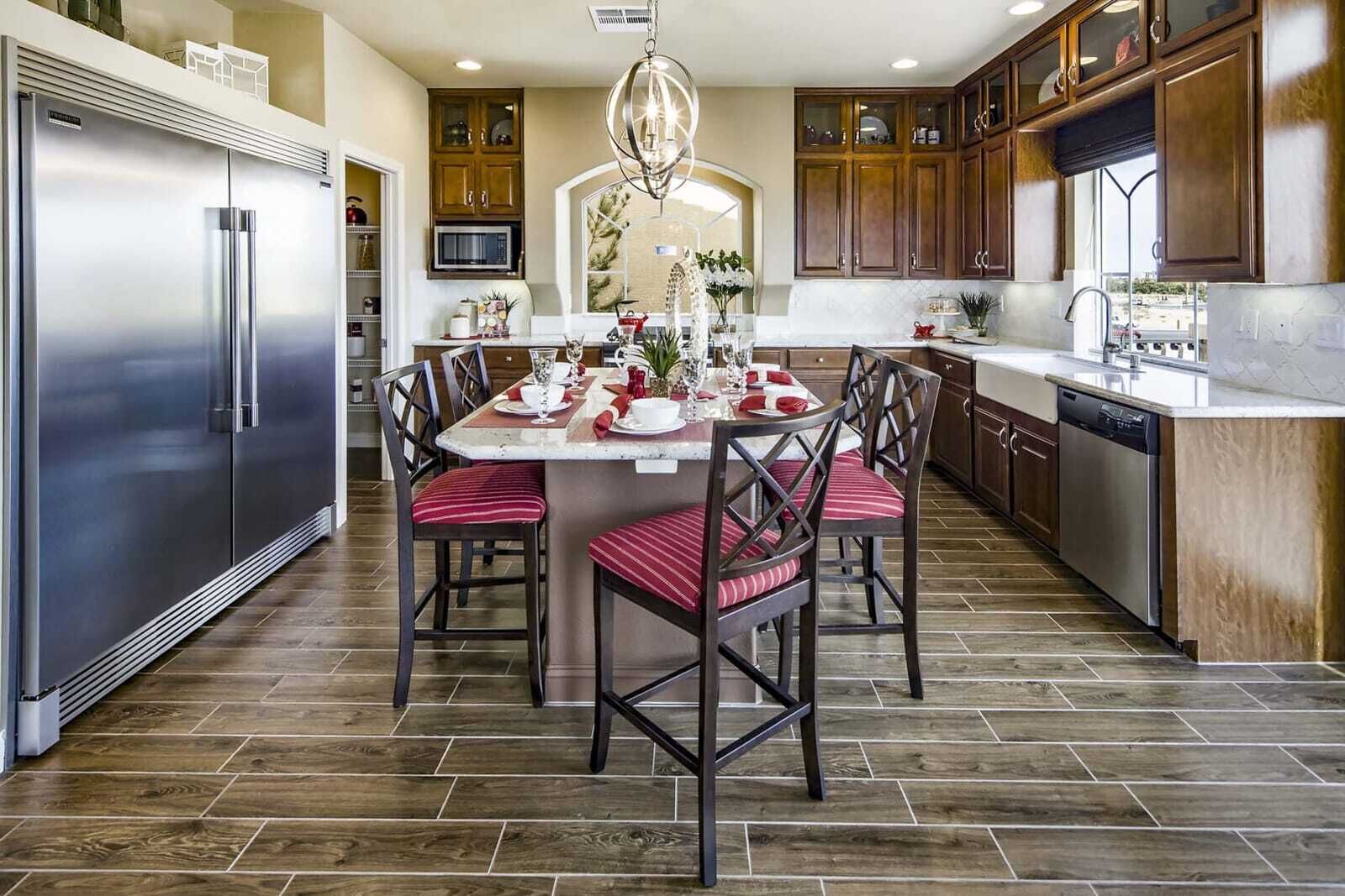 Vegas Villa-Pool Table, Strip Views & 3 Stories of Luxury Living