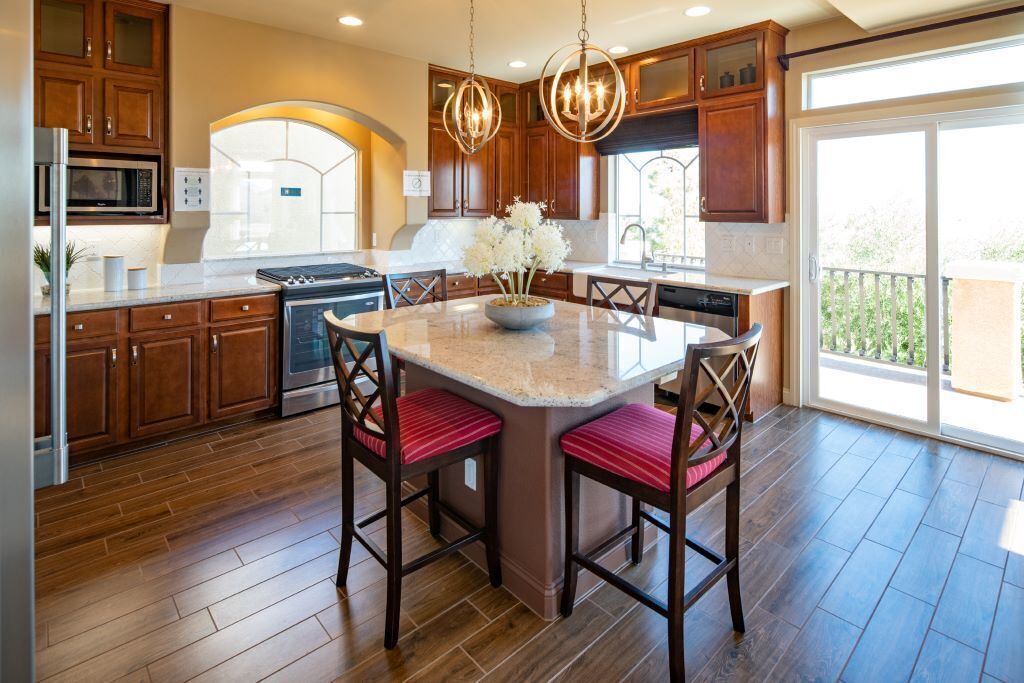 Vegas Villa-Pool Table, Strip Views & 3 Stories of Luxury Living