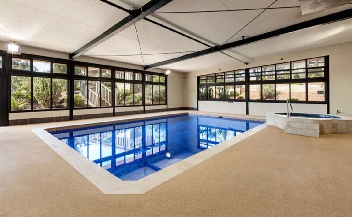 室内游泳池，恒温泳池