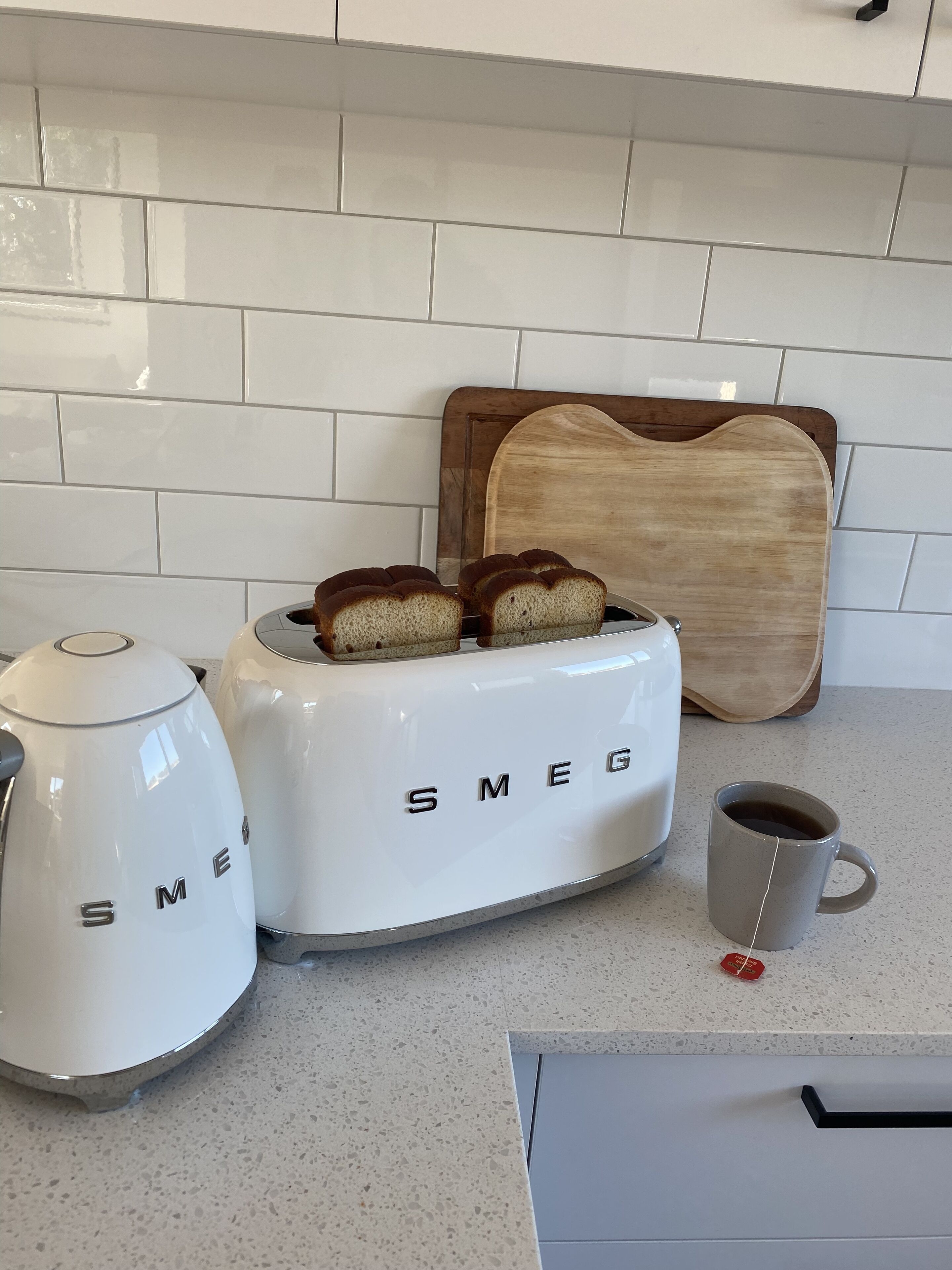 Newly renovated Beach Shack. 200 metre to the beach. New bathrooms and kitchen.