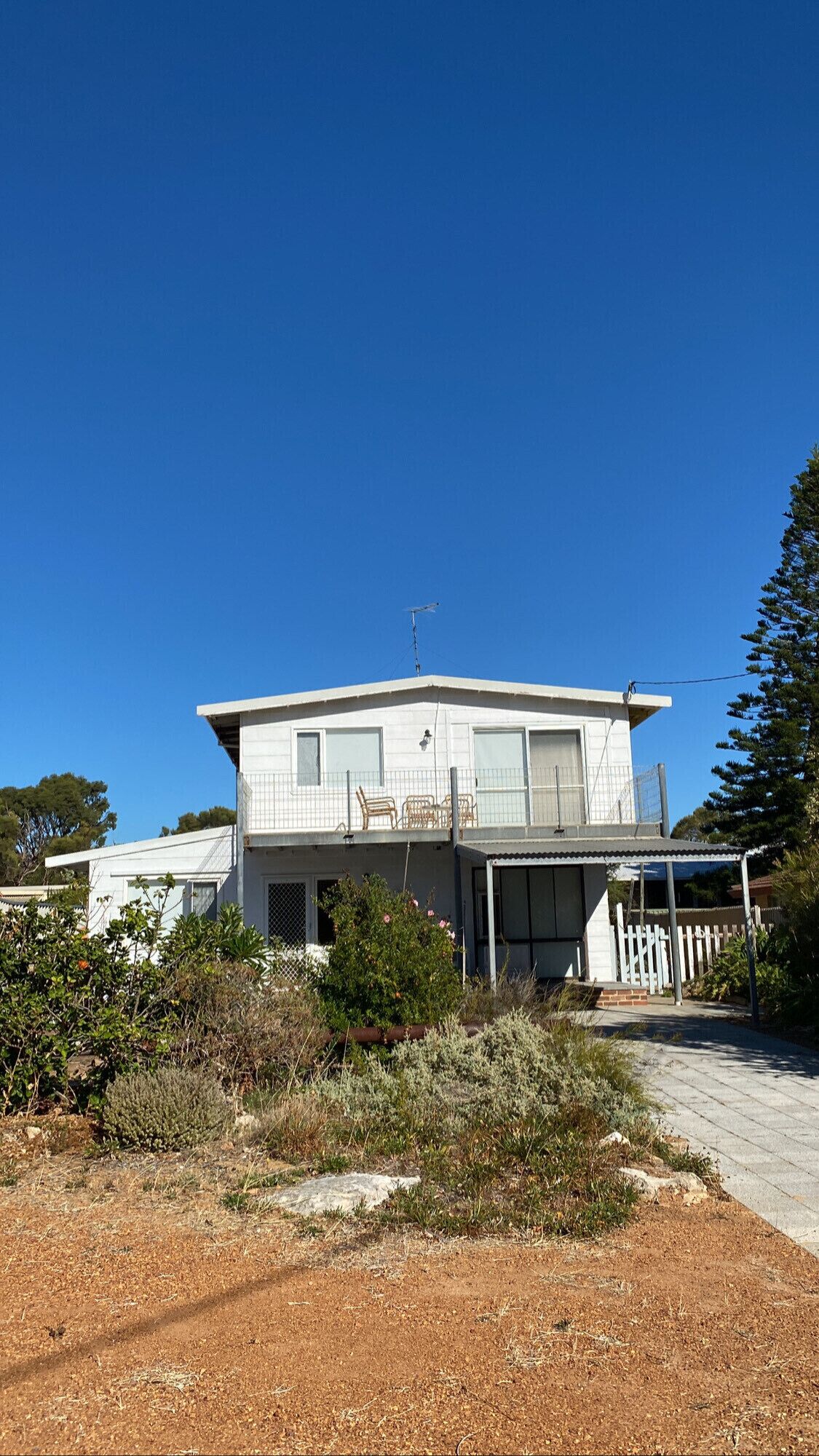 Newly renovated Beach Shack. 200 metre to the beach. New bathrooms and kitchen.