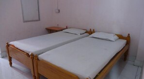 Deluxe-Doppelzimmer, Mehrere Schlafzimmer, Nichtraucher, Stadtblick | Kostenloses WLAN, Bettwäsche