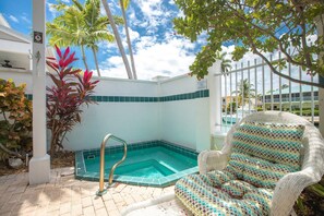 Pool - Manatee Bay: Escape to this 2BR Duck Key Villa, Private Patio, Dip Pool & Easy Access to Marathon (Marathon)