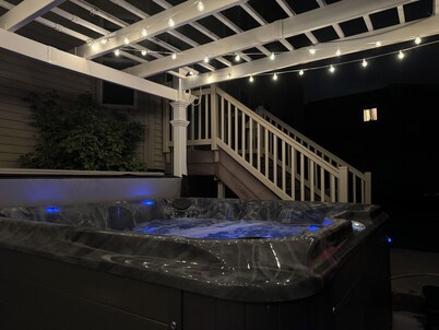 Family friendly 7 bedroom 4.5 bath