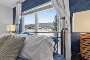 2 chambres, coffres-forts dans les chambres, bureau