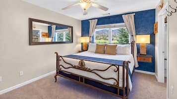 2 bedrooms, in-room safe, desk, iron/ironing board