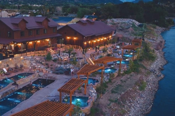 المنشأة من الخارج