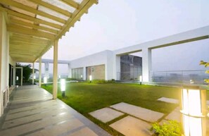 Property grounds - LetsVacay Apts- Get together Parties, Entire Studio Apartment near Airport (Kolkata)