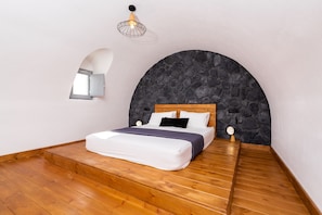 3 chambres, coffre-fort, bureau, fer et planche à repasser