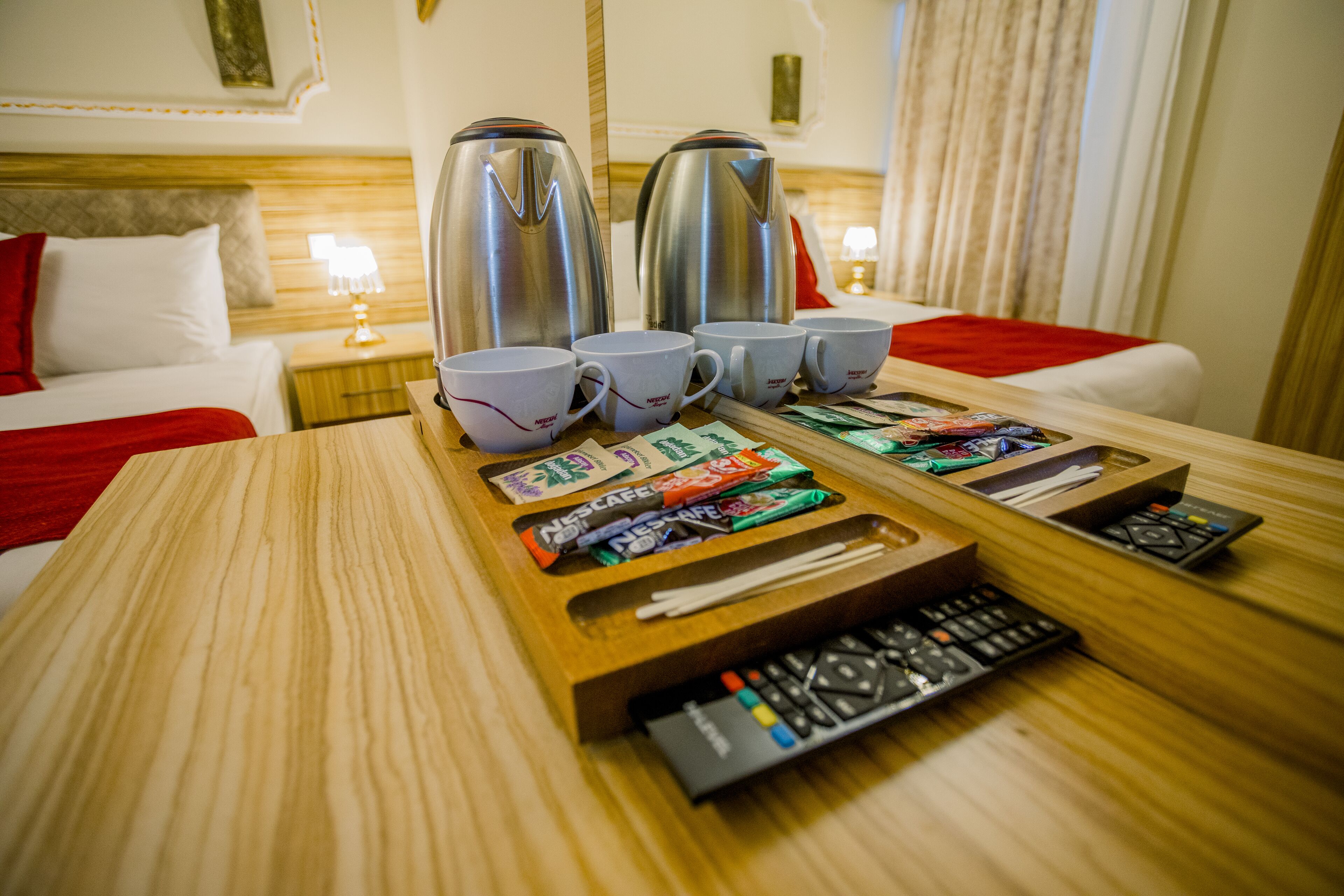 Phòng phong cách cổ điển | Bộ đồ giường cao cấp, két bảo mật tại phòng 