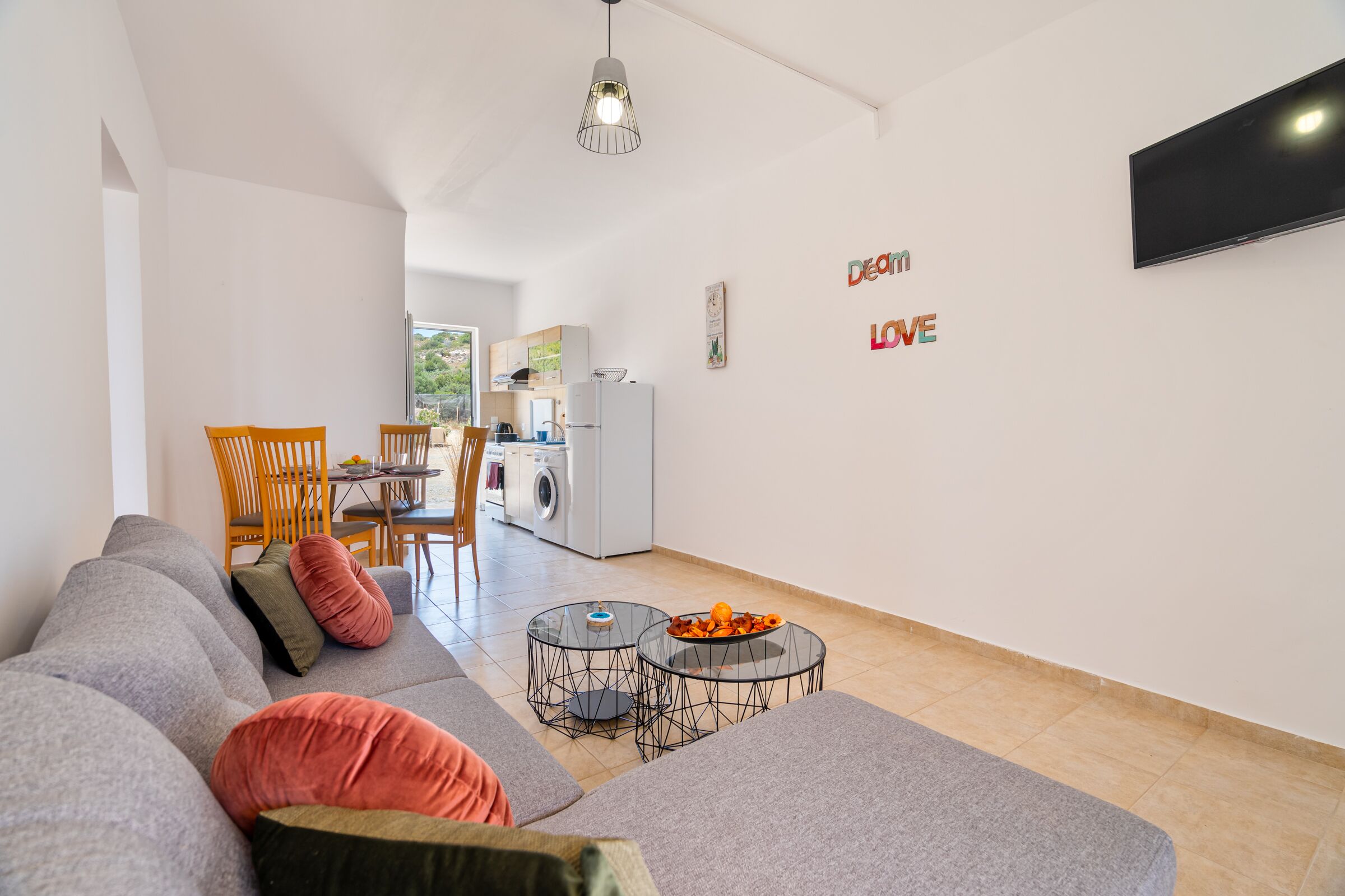 Gre Apartment 1klm from the beautiful Kiotari Beach!!