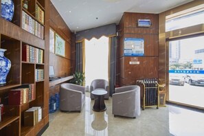 Interior - Holiday Inn Bali (Rong County)