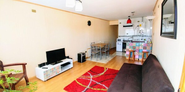 Apartment, 2 Bedrooms, Smoking, Patio | Interior