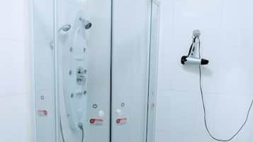 Apartment, 2 Bedrooms, Smoking, Patio | Bathroom