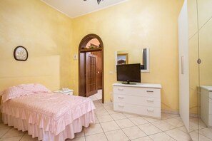 2 bedrooms - Antonellas House in the Historic Center (Savoca)