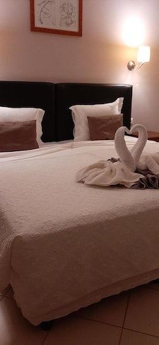 Room-deluxe Double Room With Balcony in