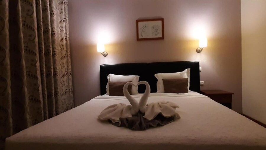 Room-beautiful Deluxe Double Room in the