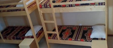 Dortoir partagé, 1 chambre, terrasse, vue sur la ville | 1 chambre