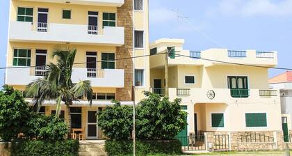 Room in Guest Room - Bed in Mixed Dormitory Room in Vila do Maio